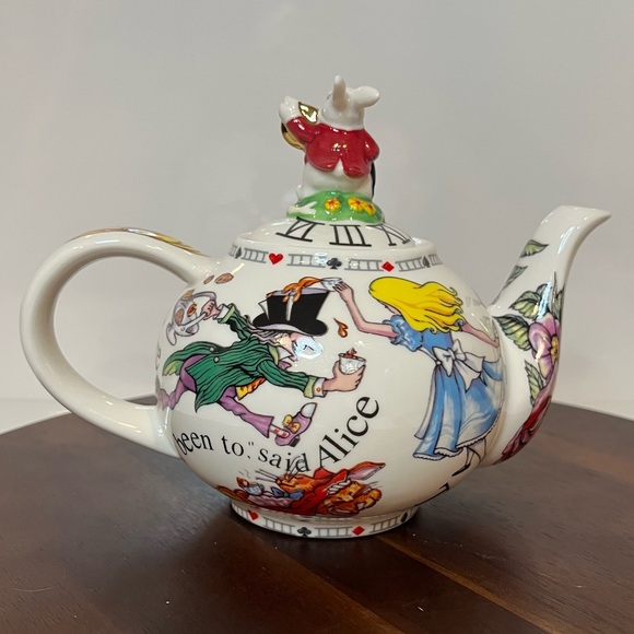 Cardew Design Alice in Wonderland Teapot – Mad Hatter’s Tea Party (2004) 🐇 - Picture 2 of 9